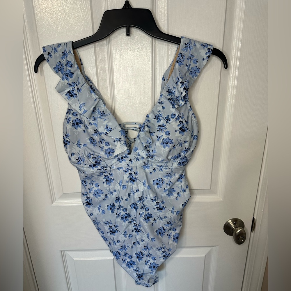 A Pea In The Pod Swimsuit Women’s Large Light Blue Floral One-Piece Maternity